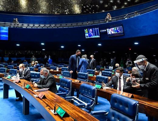 Comissão debate emissão de nova carteira de identidade nacional