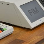 É falso que TSE tem 32 mil urnas grampeadas com o objetivo de fraudar a eleição